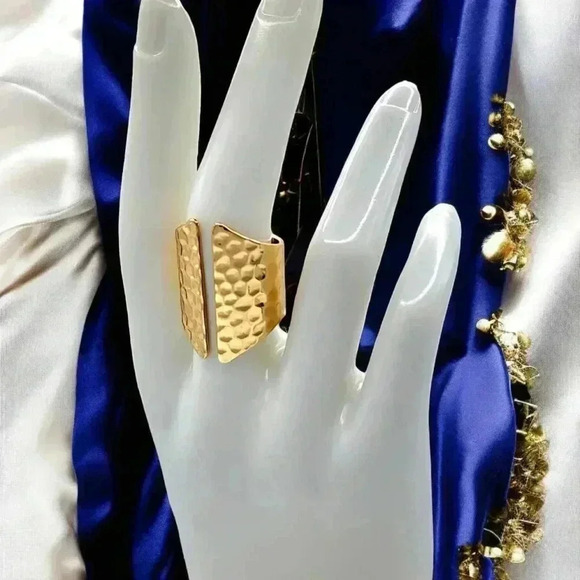 🆕️ Elegant Hammered Gold Plated Fashion Open Ring Bold Statement Piece Size 7 - Picture 9 of 11